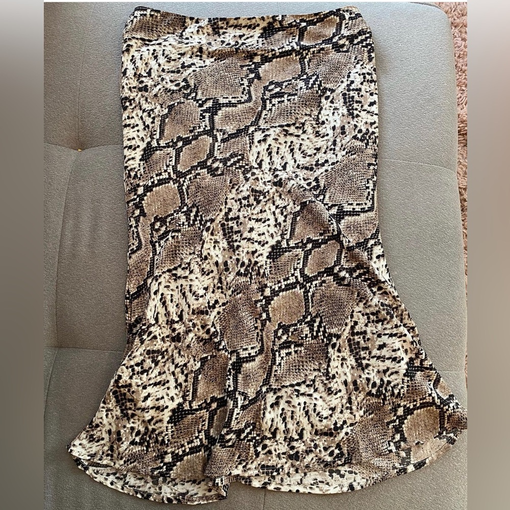 Snake print midi skirt worn once!